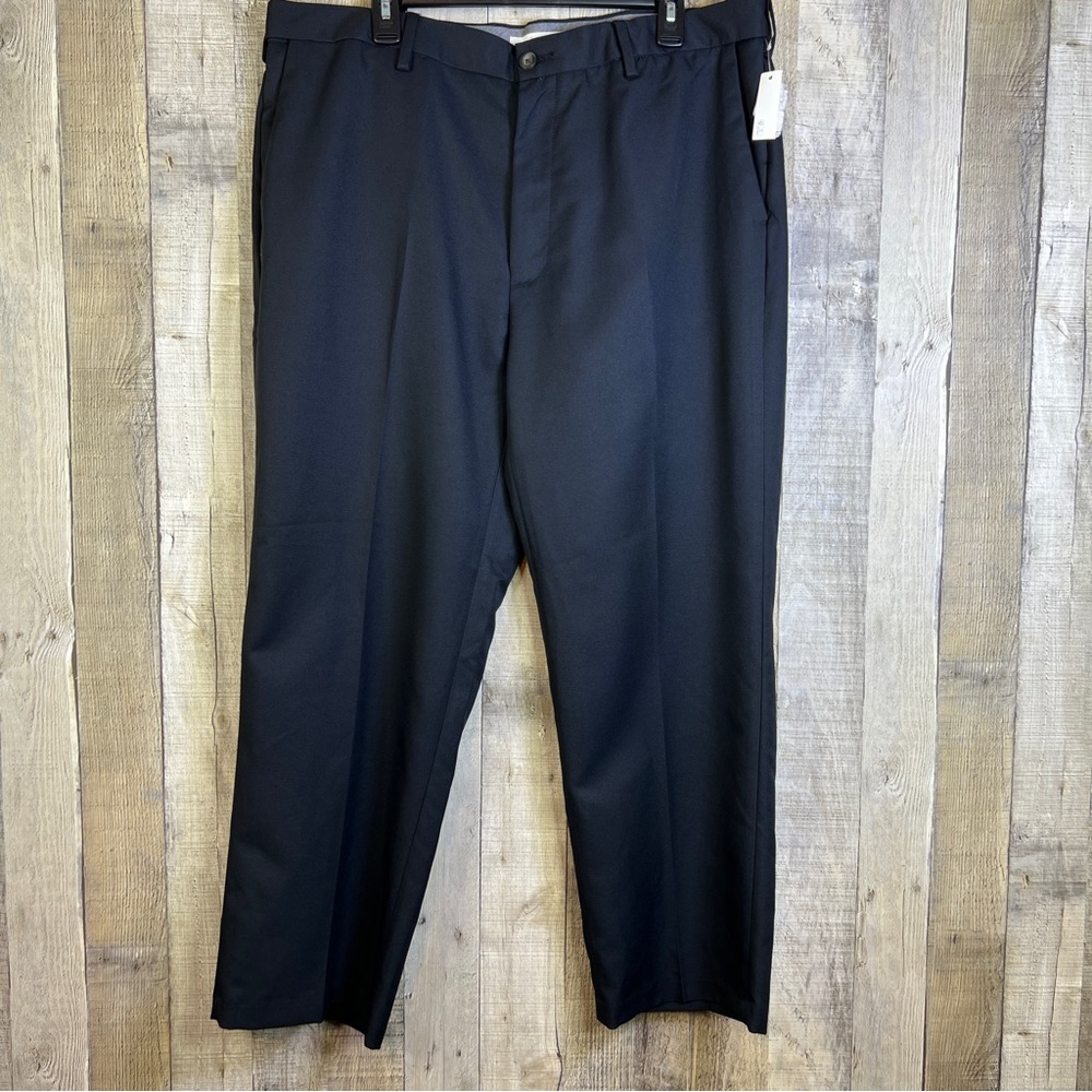 Amazon Essentials Size 40Wx28L Classic Black Dress Pants w/Front Pockets